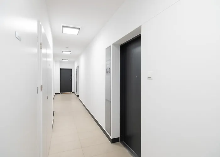 Апартаменти Park Skowroni Cosy By Bookinghost *